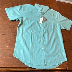 LIGHT BLUE TURQUOISE VAN HEUSEN MENS SHIRT SLEEVED SHIRT in size Large. NWT